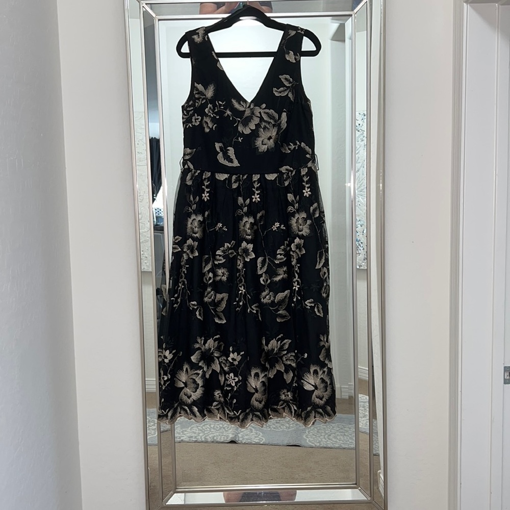 SLNY SL FASHIONS NEW YORK WEDDING DRESS SIZE 14